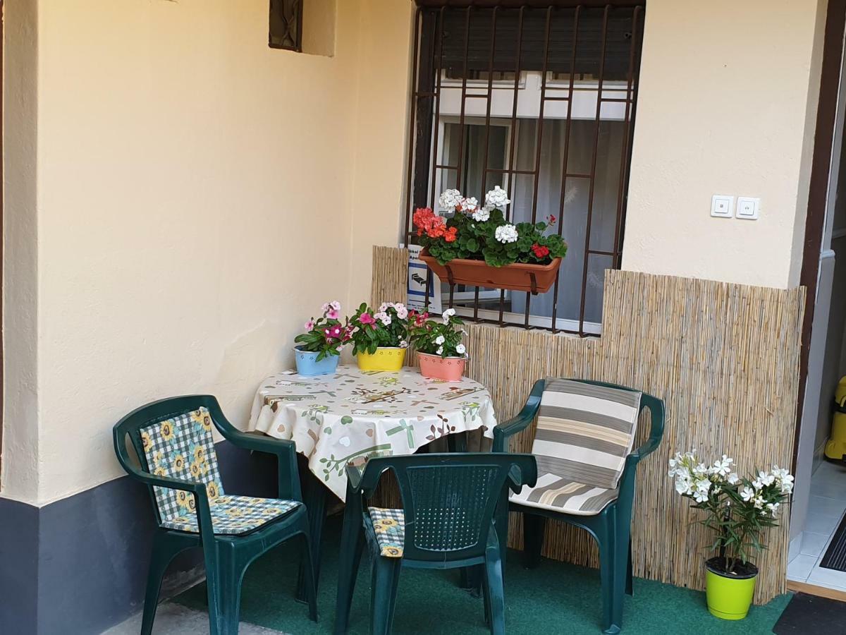 Appartement Jokai Family Apartman à Eger Extérieur photo